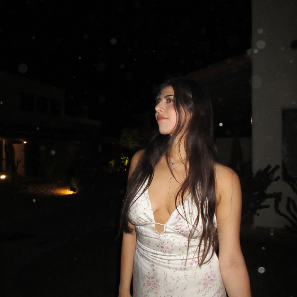 Meet your Posher, Ariella